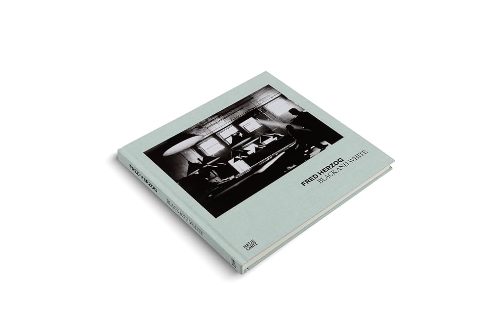 Amazon.com: Fred Herzog: Black and White: 9783775753227